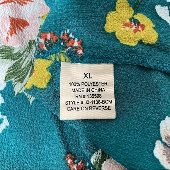 NWT Liberty Love Tunic 3/4 Roll Tab Sleeve Floral Blouse Size XL - Picture 9 of 9